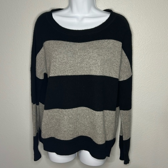 pure amici Sweaters - Pure Amici 100% Cashmere Striped Sweater Pullover Soft Gray & Black Small